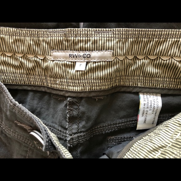 RW & Co Women’s Cuffed Crops. Size 2, GUC - Picture 4 of 5